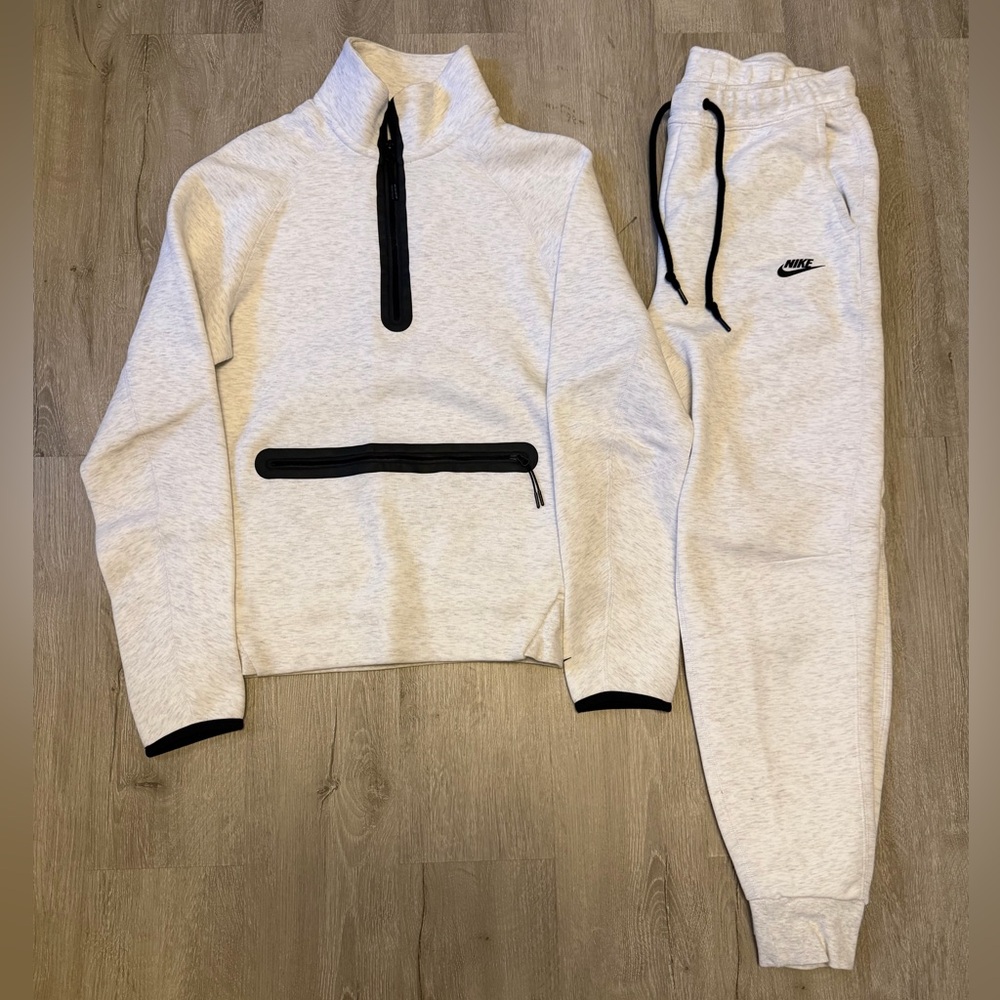 Nike Tech Men’s Quarter Zip Sz XS And Joggers Sz S